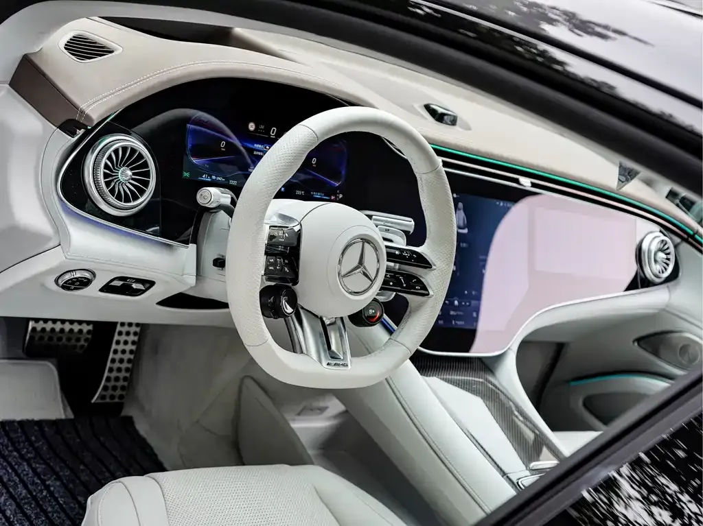 Mercedes-Benz EQS AMG — фото 3