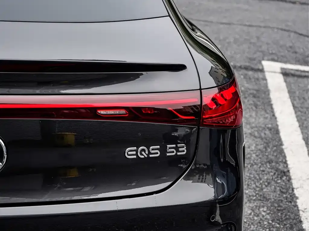 Mercedes-Benz EQS AMG — фото 10