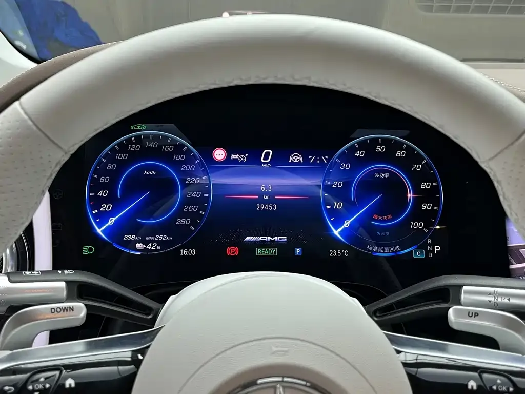 Mercedes-Benz EQS AMG — фото 4