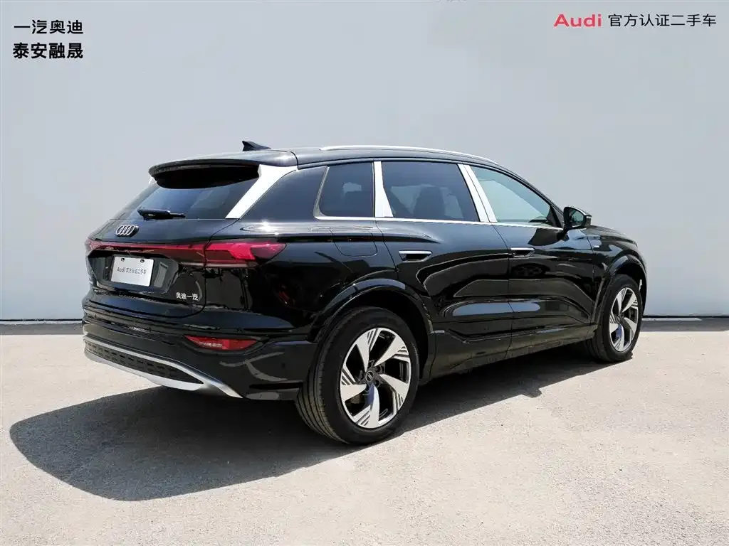 Audi Q6L e-tron — фото 2