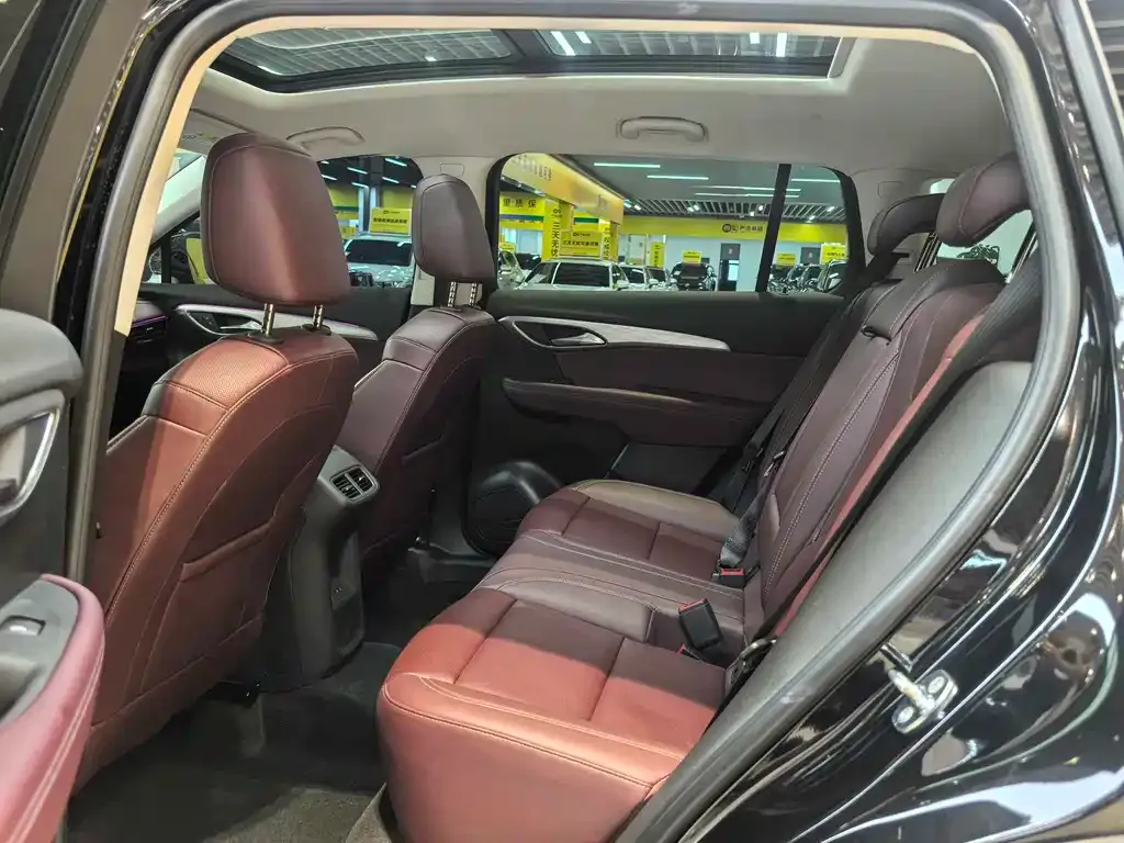 Buick Envision Plus — фото 9
