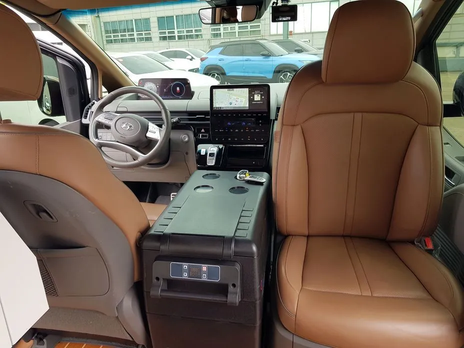 Hyundai Staria — фото 3