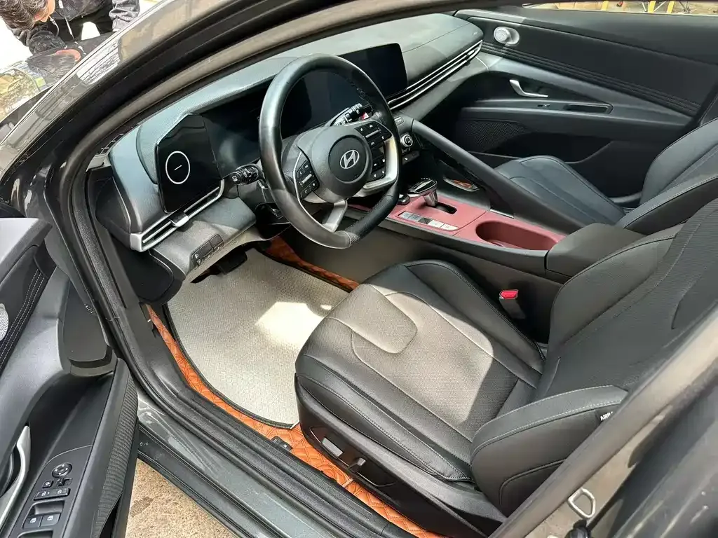 Hyundai Elantra — фото 4