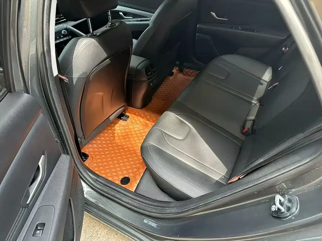 Hyundai Elantra — фото 2