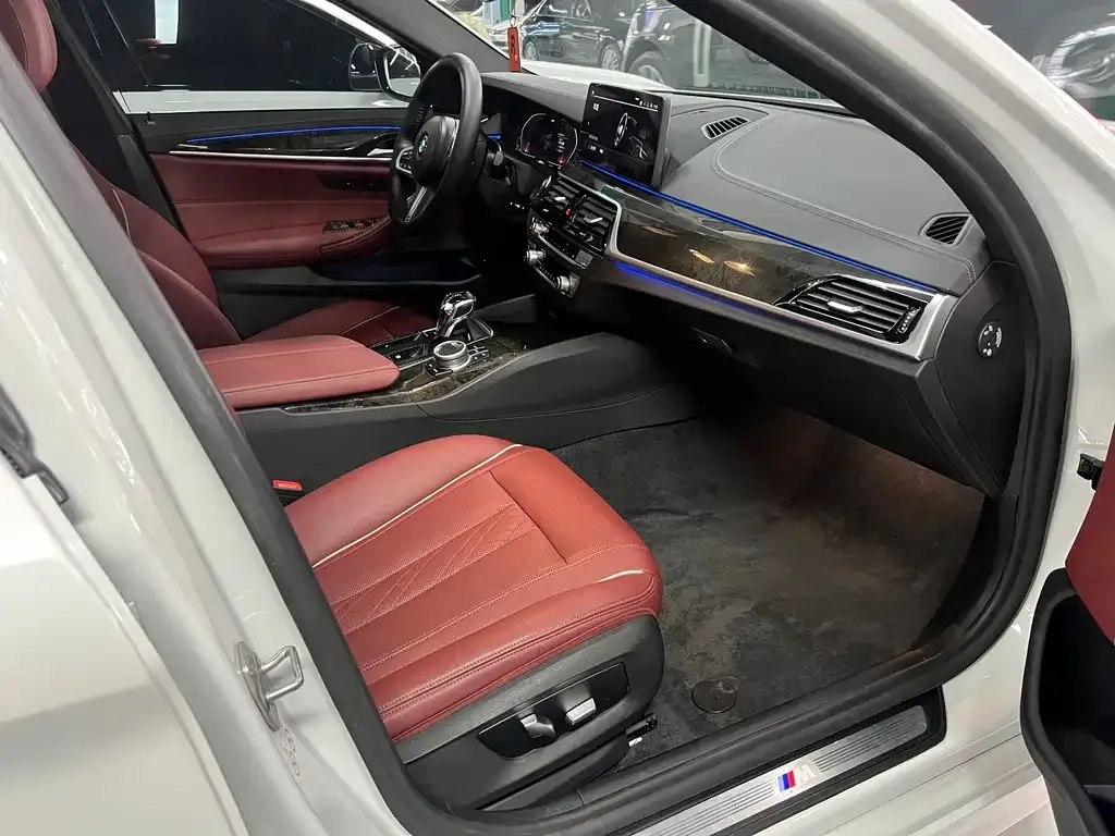 BMW 5 Series — фото 10