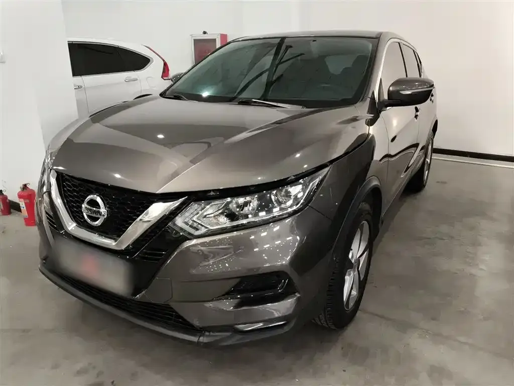 Nissan Qashqai — фото 1