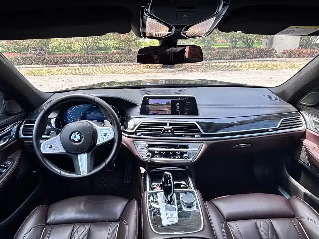 BMW 7 Series — фото 4