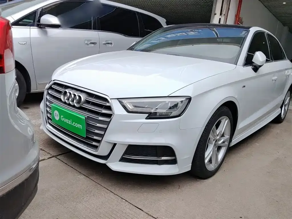 Audi A3 — фото 1