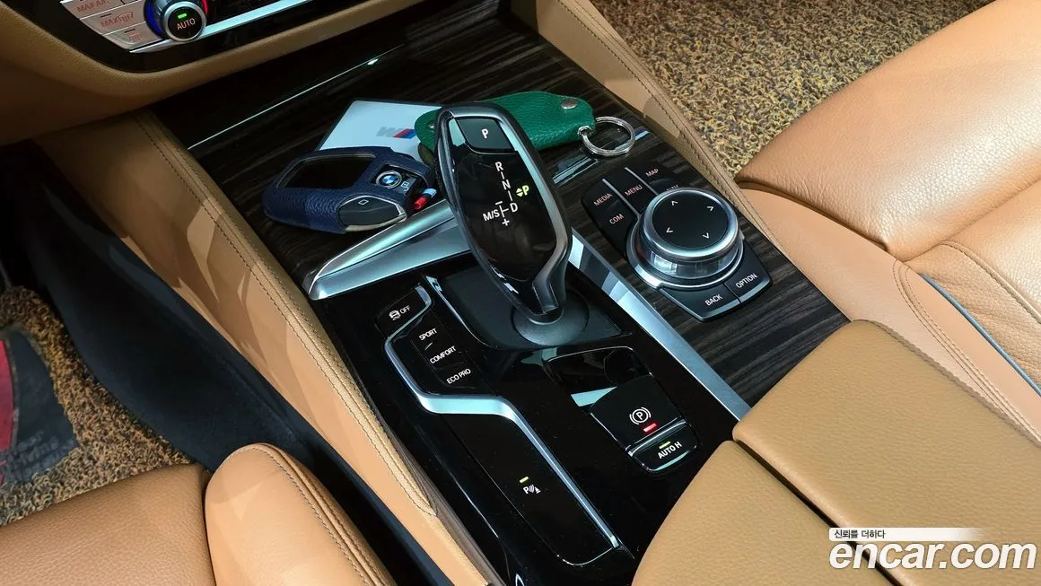 BMW 5-Series — фото 10
