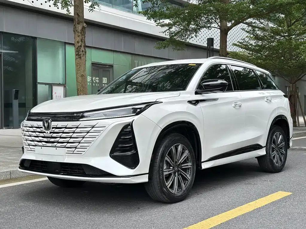 Changan CS75PLUS — фото 1