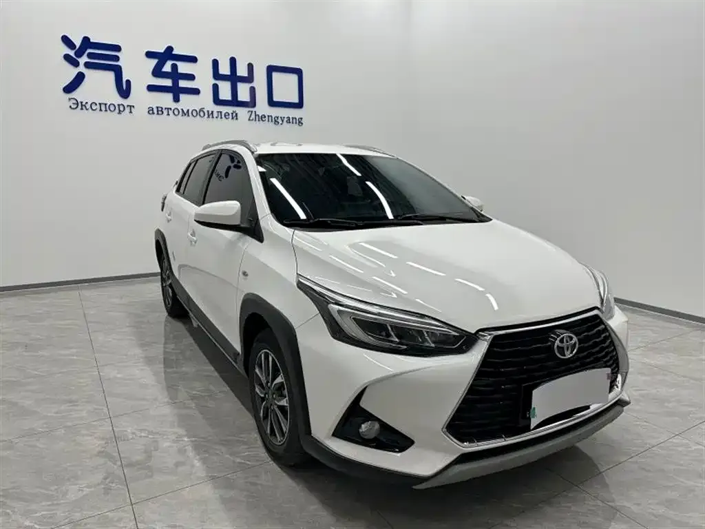 Toyota Yaris L — фото 7