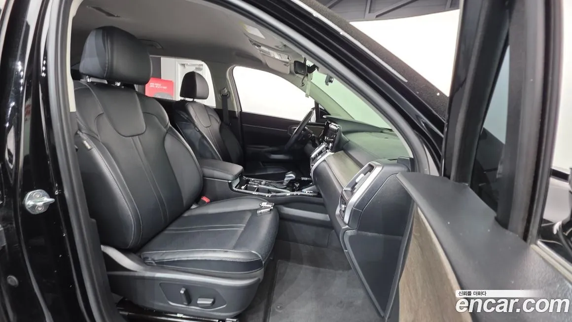 Kia Sorento — фото 6