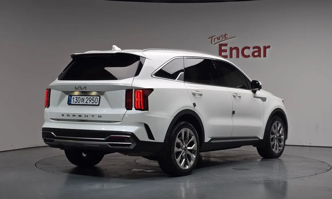 Kia Sorento — фото 7