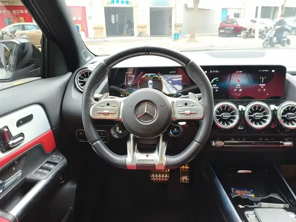 Mercedes-Benz GLA AMG — фото 6