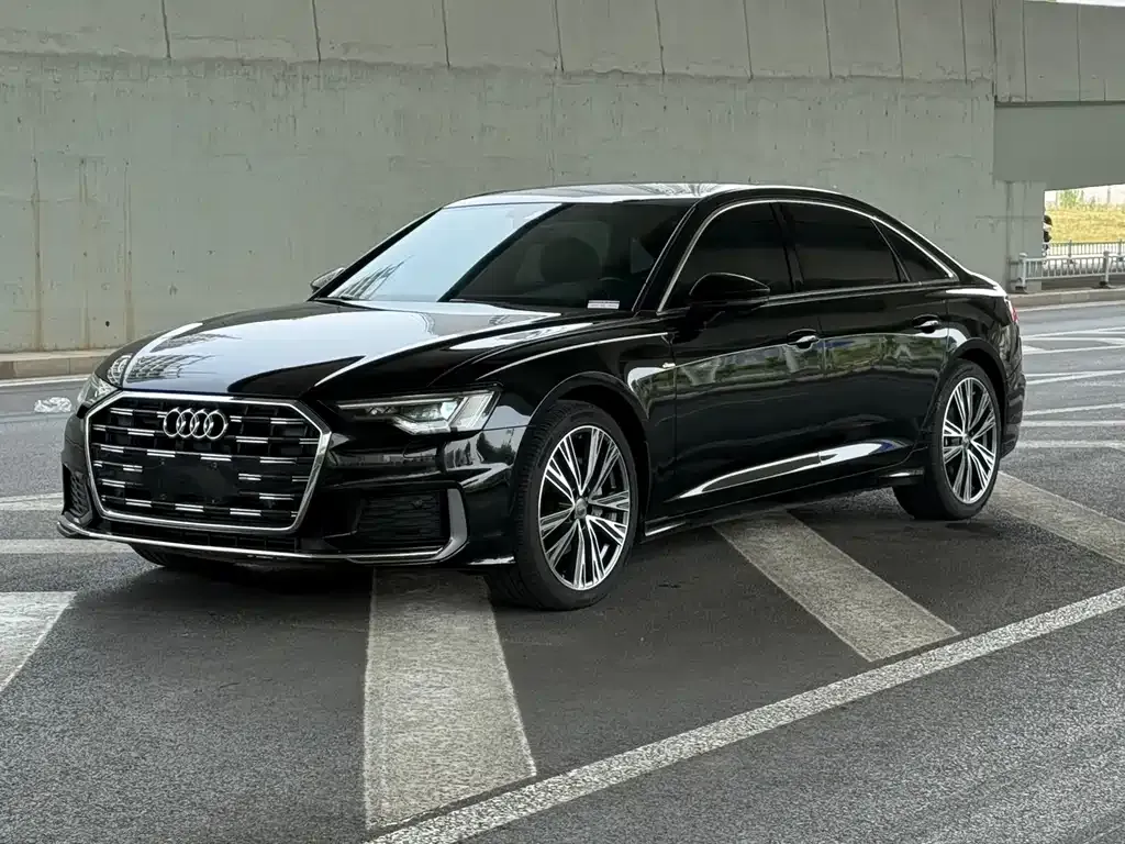 Audi A6L — фото 1