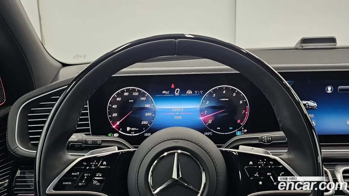 Mercedes-Benz GLS-Class — фото 10