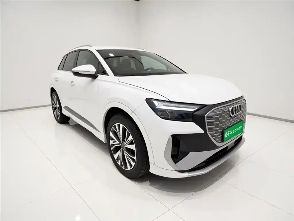 Audi Q4 e-tron — фото 2