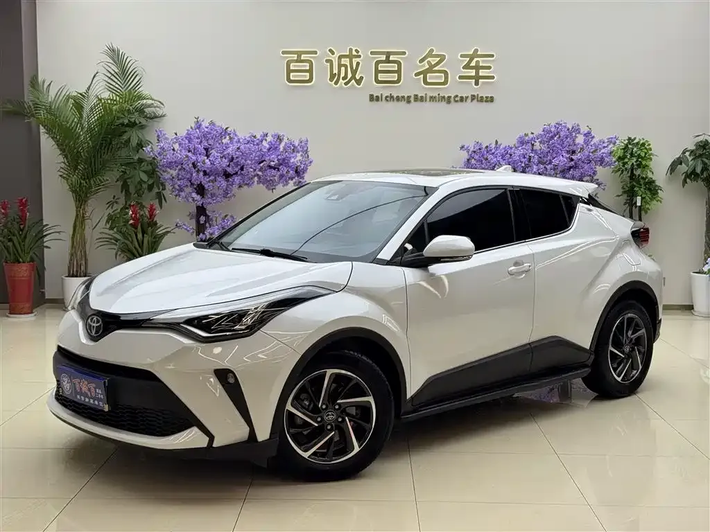 Toyota C-HR — фото 1