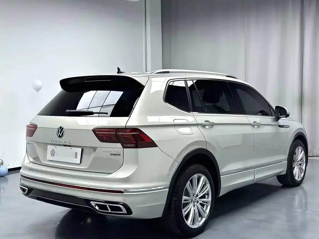 Volkswagen Tiguan L — фото 4