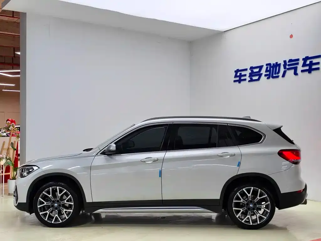 BMW X1 — фото 9