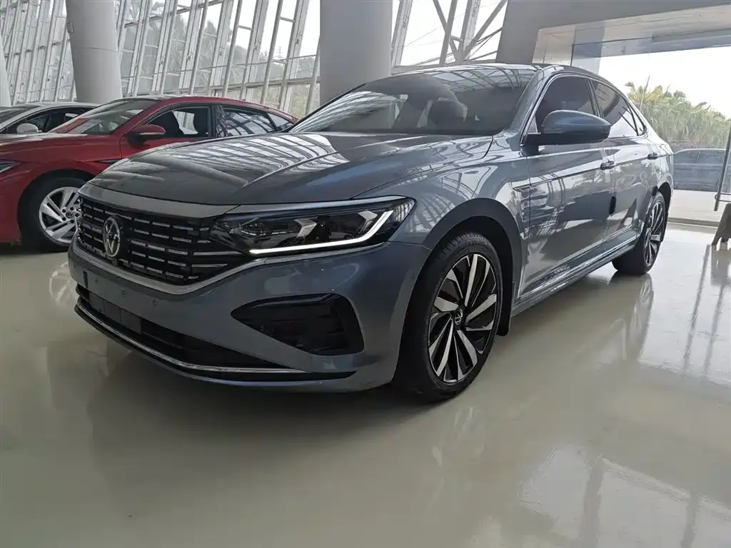 Volkswagen Passat — фото 1