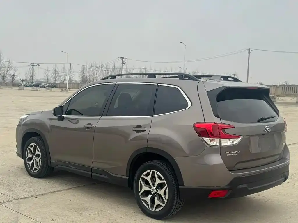 Subaru Forester — фото 5