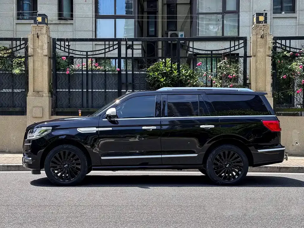 Lincoln Navigator — фото 9