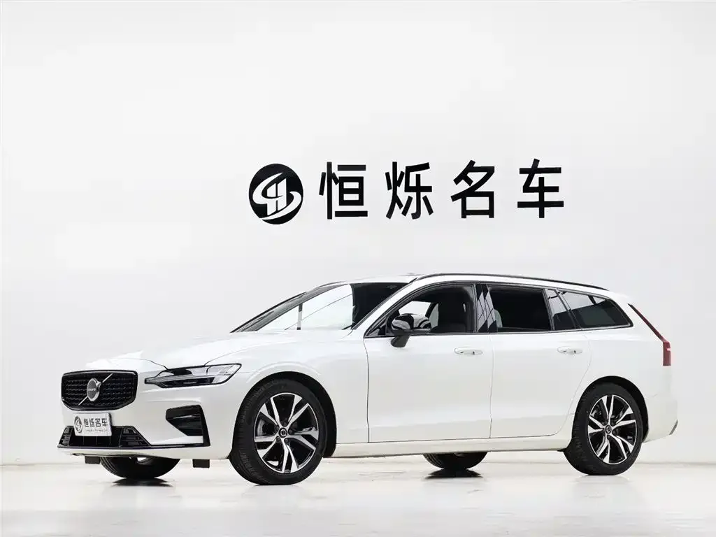 Volvo V60 — фото 1
