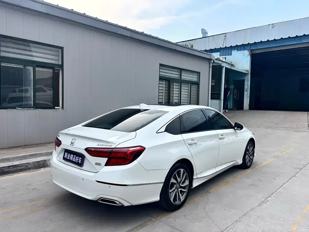 Honda Inspire — фото 6
