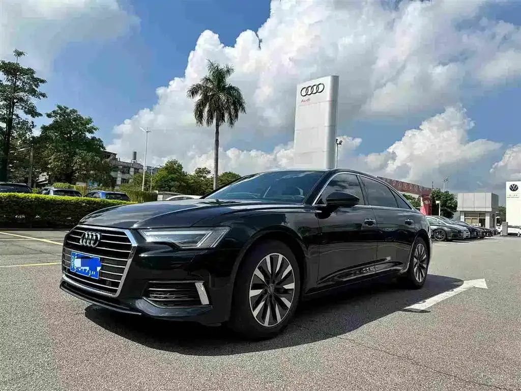 Audi A6L — фото 1