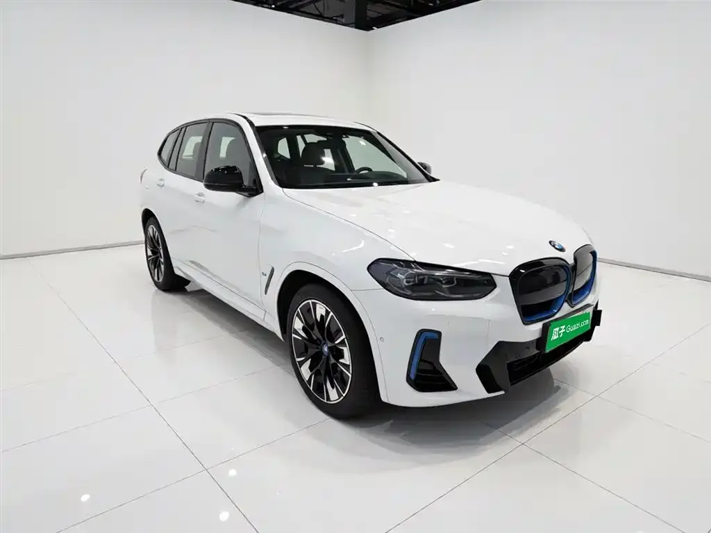 BMW iX3 — фото 4