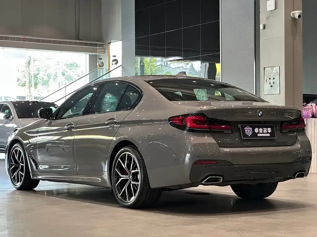 BMW 5 Series (Import) — фото 2