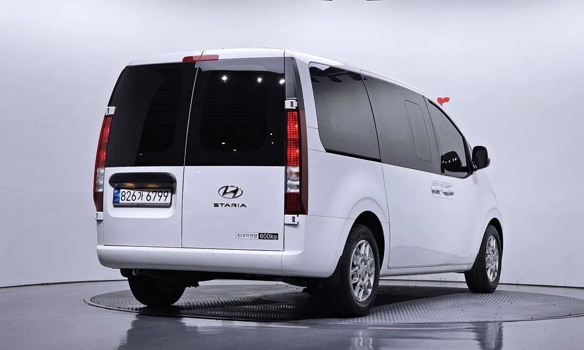 Hyundai Staria — фото 3