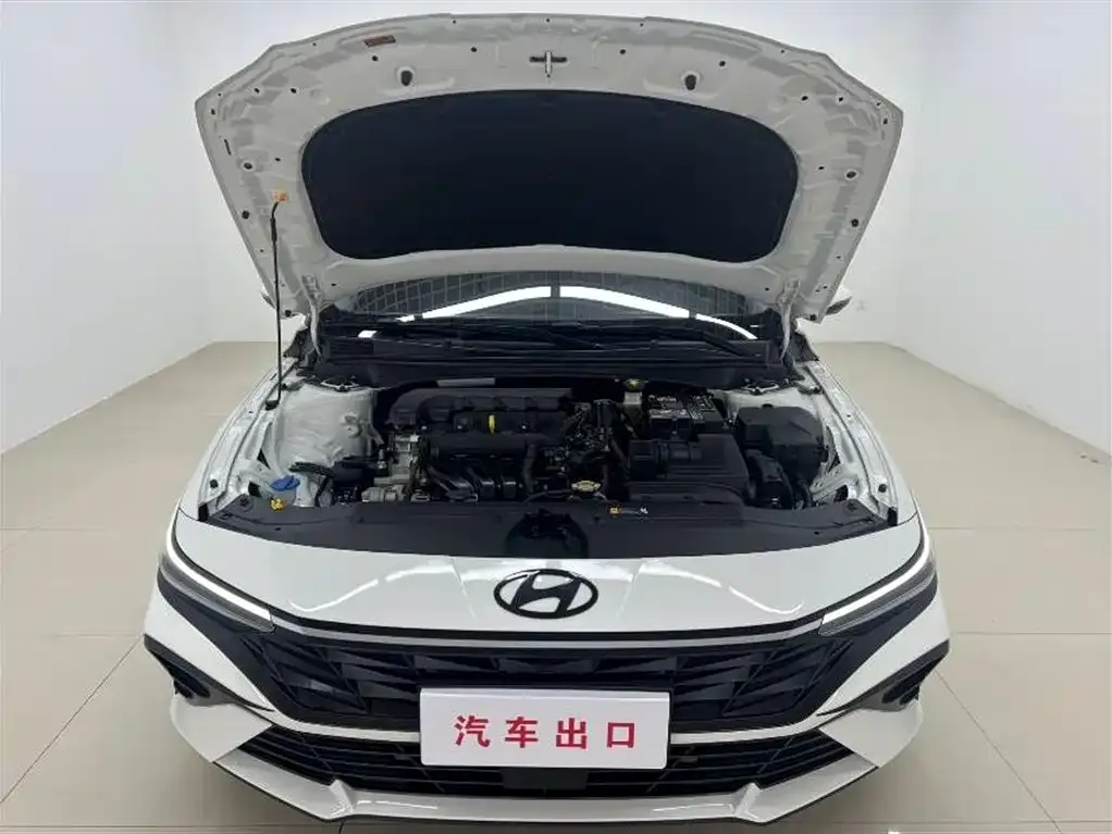 Hyundai Elantra — фото 7