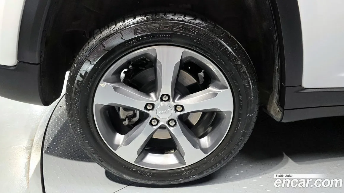 Jeep Cherokee — фото 4