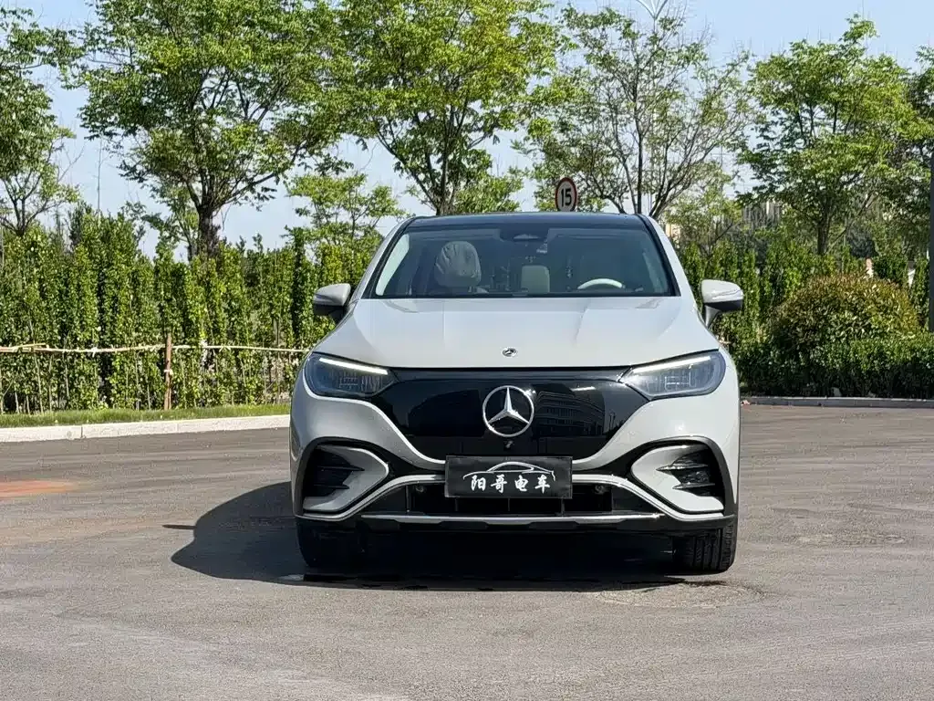 Mercedes-Benz EQE SUV — фото 8