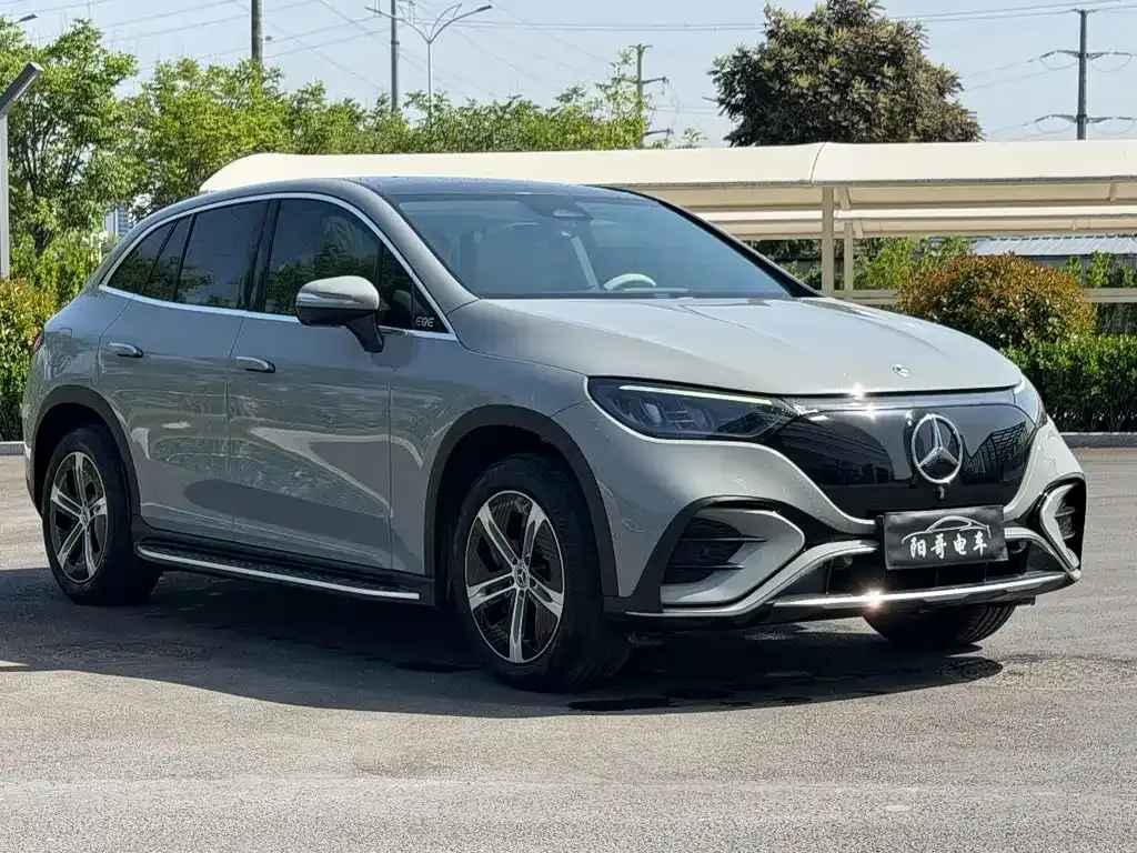 Mercedes-Benz EQE SUV — фото 10