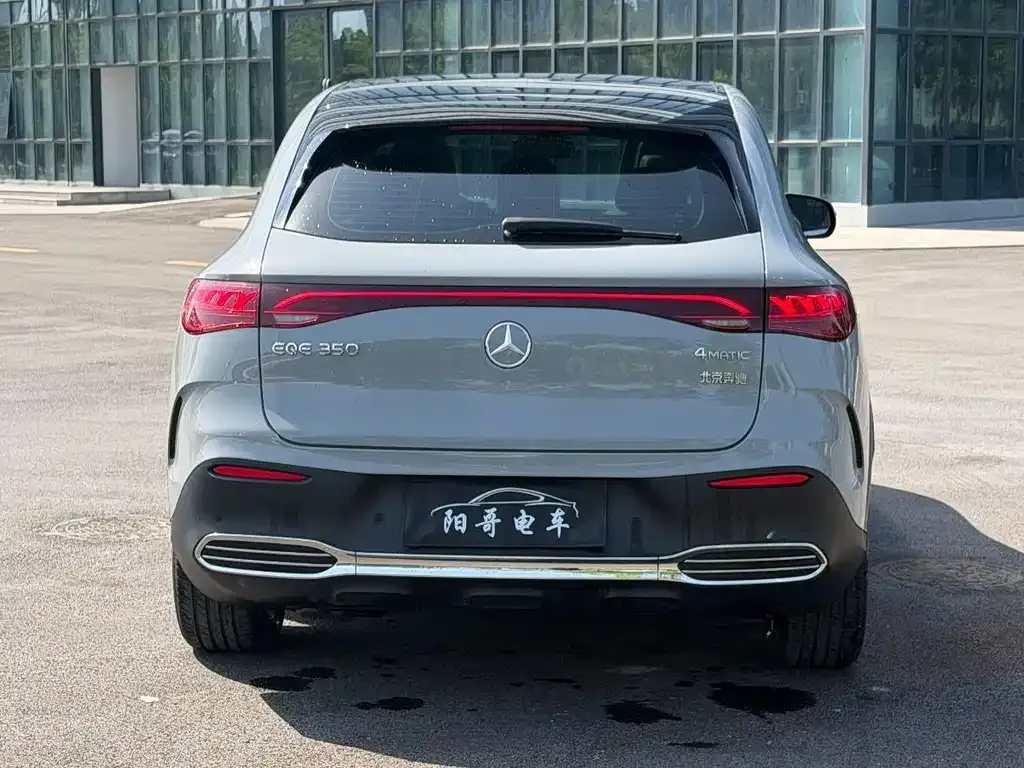Mercedes-Benz EQE SUV — фото 4