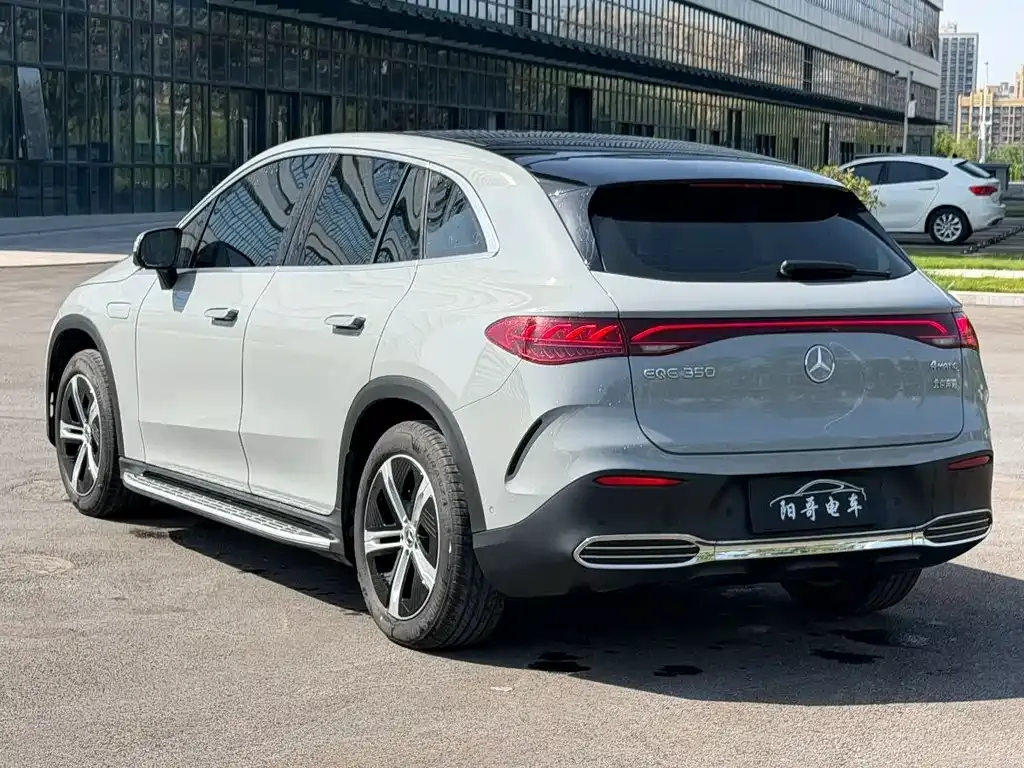 Mercedes-Benz EQE SUV — фото 7