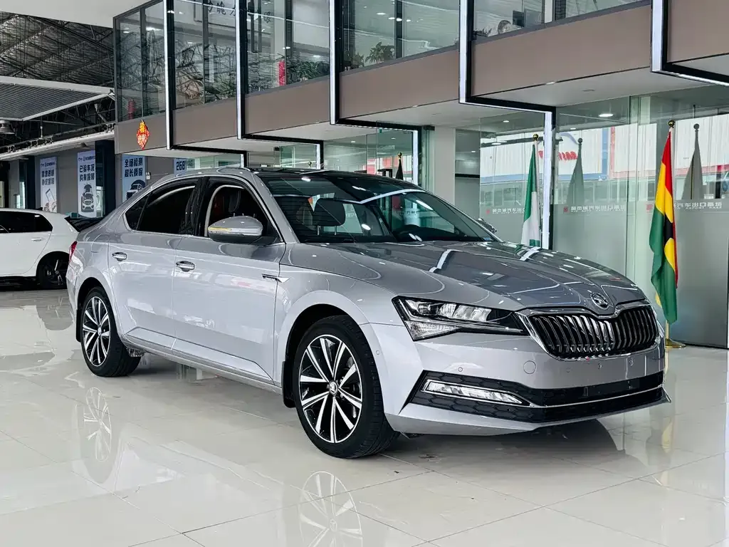 Skoda Superb — фото 3
