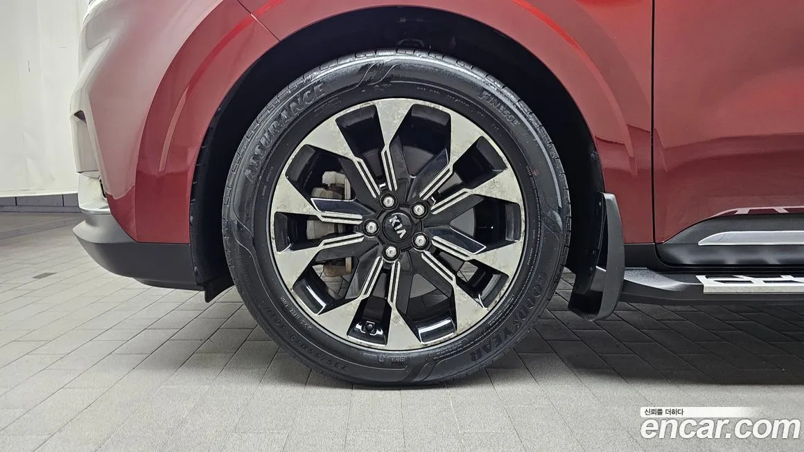 Kia Carnival — фото 10