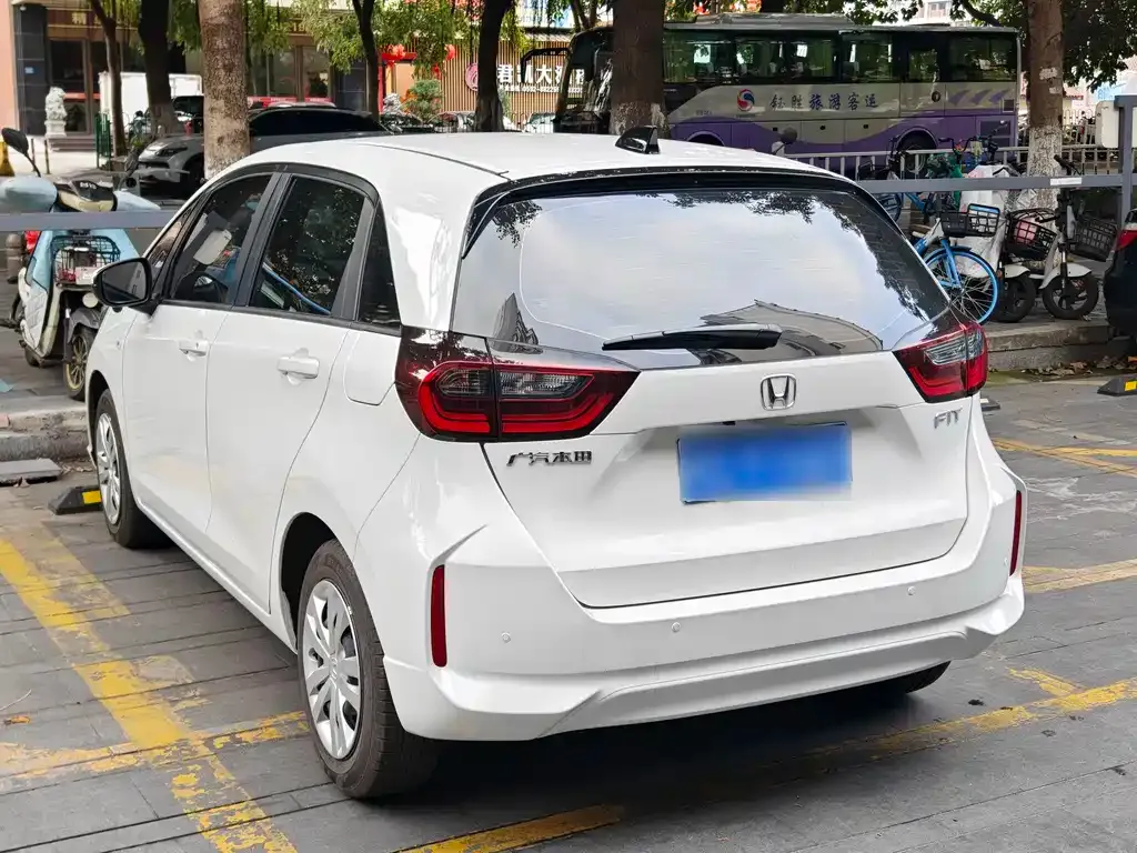 Honda Fit — фото 4