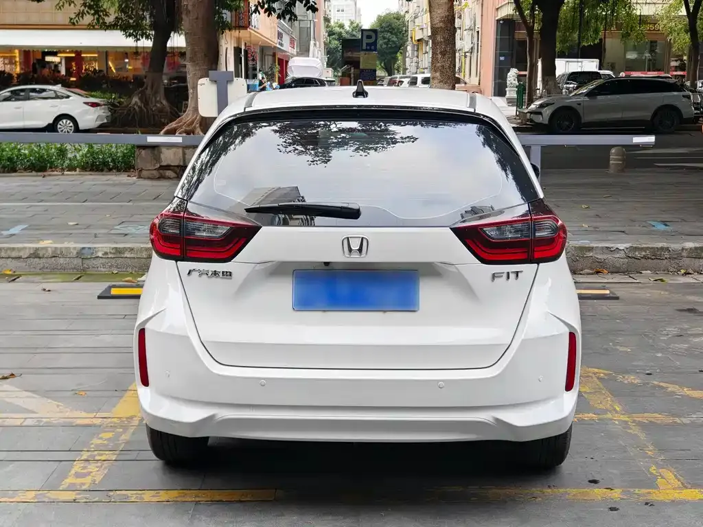 Honda Fit — фото 5