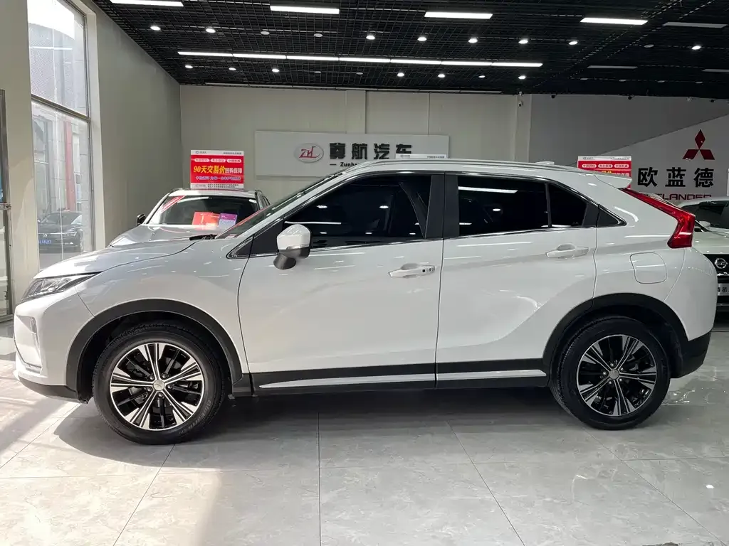 Mitsubishi Eclipse Cross — фото 3