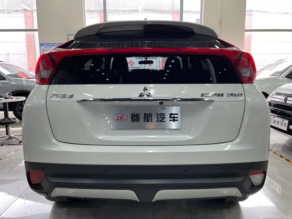 Mitsubishi Eclipse Cross — фото 10