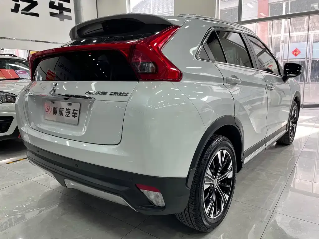 Mitsubishi Eclipse Cross — фото 2