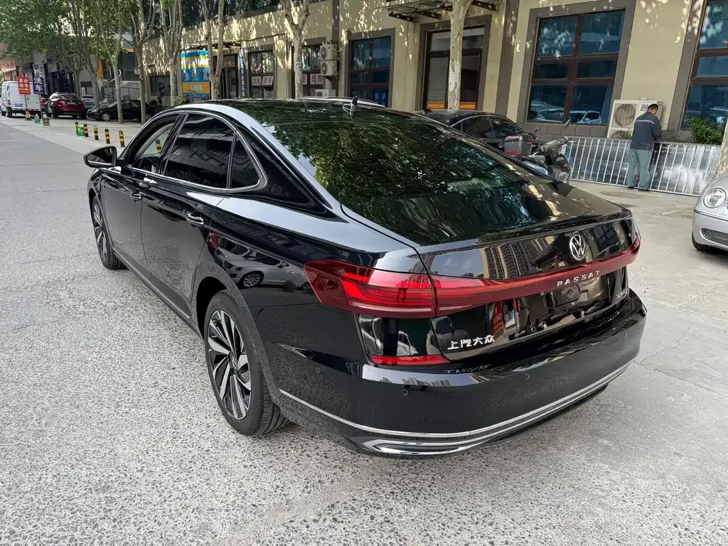 Volkswagen Passat — фото 6