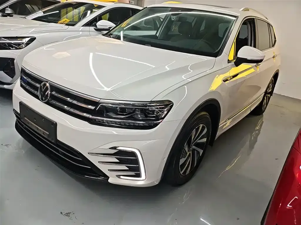 Volkswagen Tiguan L New Energy — фото 1