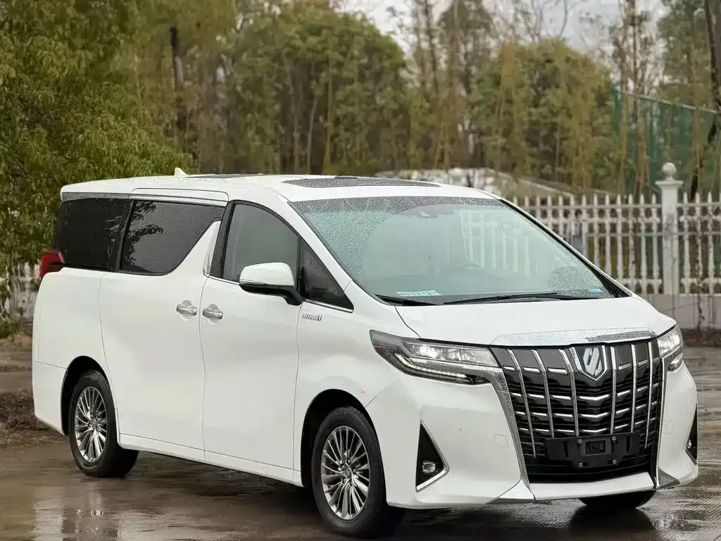 Toyota Alphard — фото 2