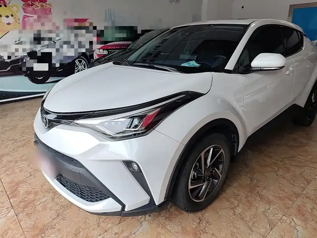 Toyota C-HR — фото 1